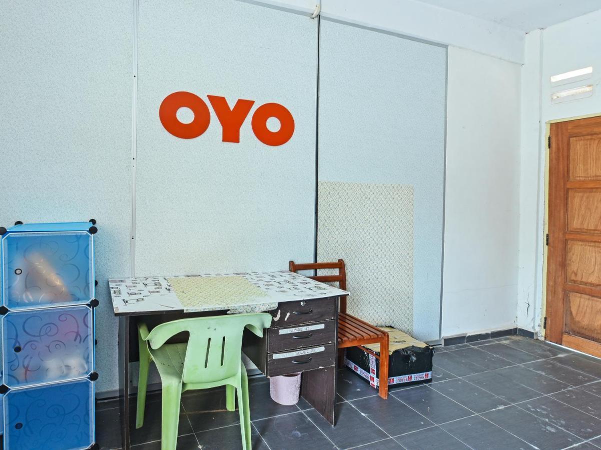 Oyo 90315 Chalet Pantai Rantau Panjang Kuala Rompin Kültér fotó