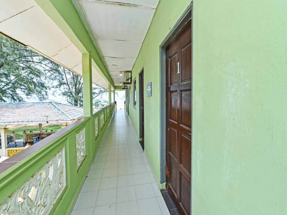 Oyo 90315 Chalet Pantai Rantau Panjang Kuala Rompin Kültér fotó