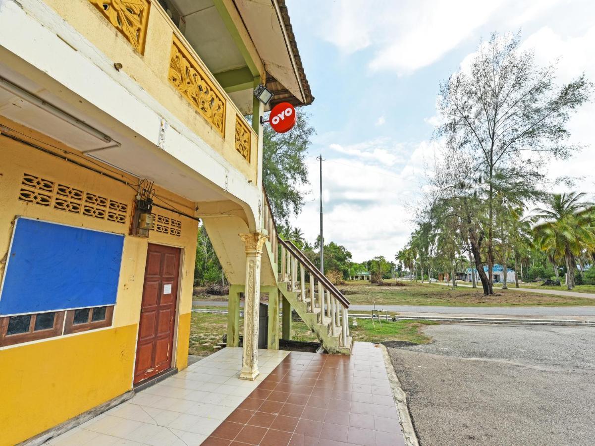 Oyo 90315 Chalet Pantai Rantau Panjang Kuala Rompin Kültér fotó