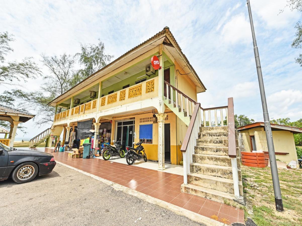 Oyo 90315 Chalet Pantai Rantau Panjang Kuala Rompin Kültér fotó