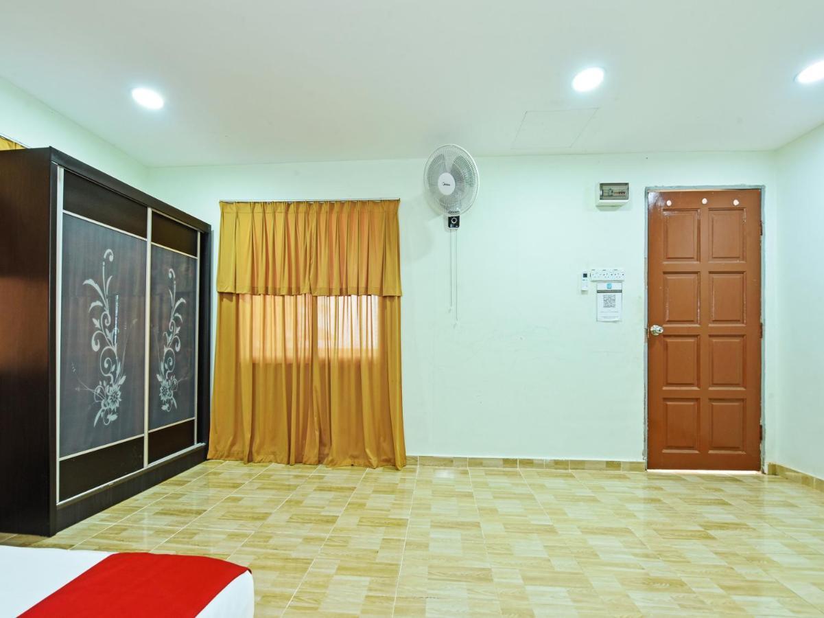 Oyo 90315 Chalet Pantai Rantau Panjang Kuala Rompin Kültér fotó